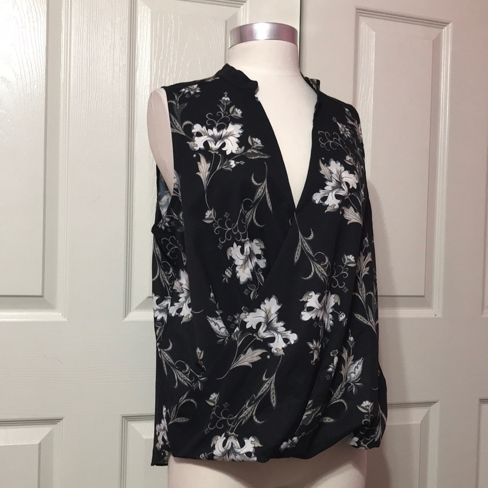 RACHEL ROY StitchFix Womens Black Floral Faux Wrap Sleeveless Blouse Top NWOT S
